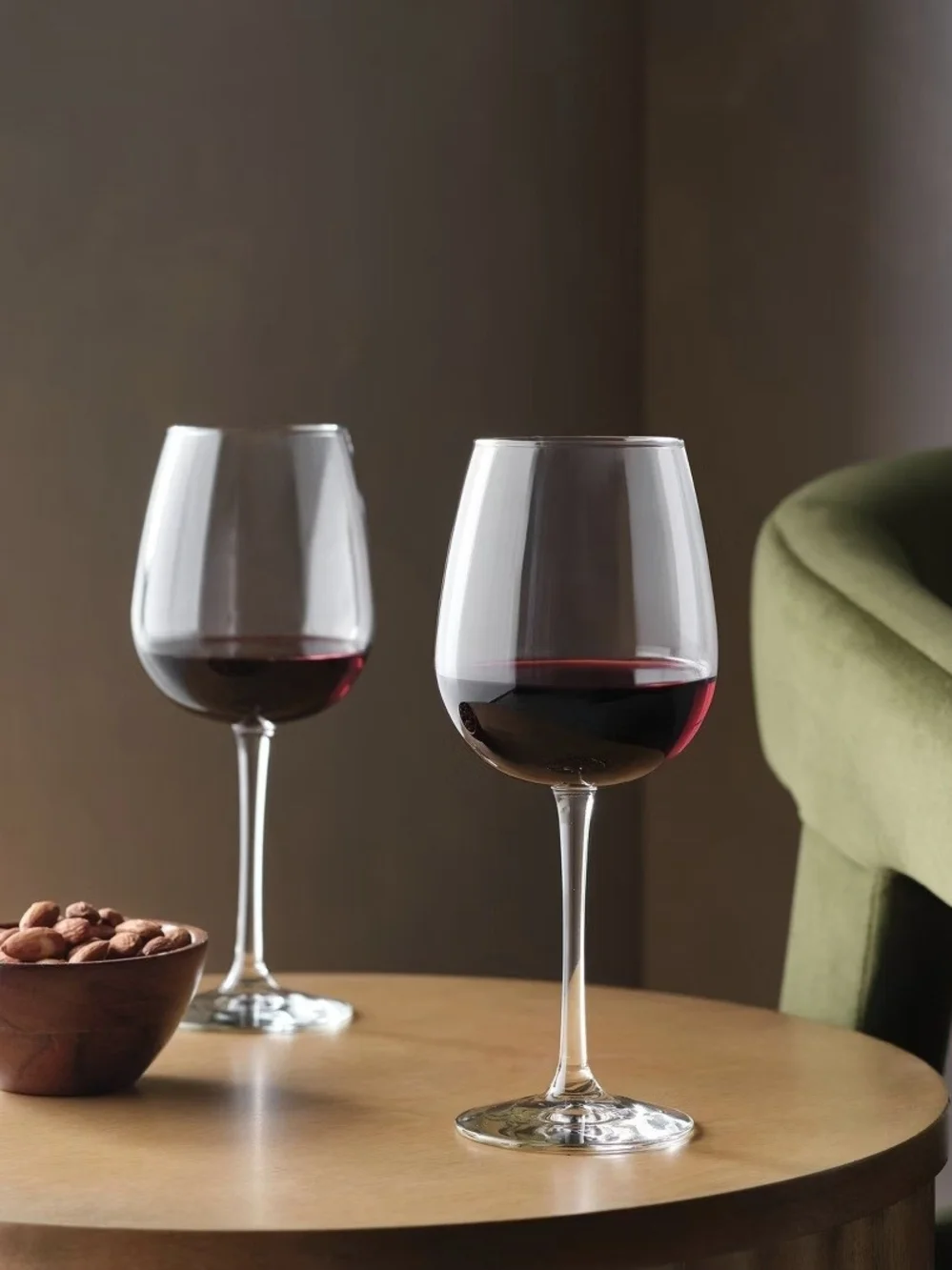 NIB Clear Wine Glass Set of 6 - Elegant Stemware for Home Dining